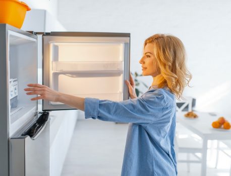 Какъв хладилник с фризер да си купя? Отговарят ТехноАрена