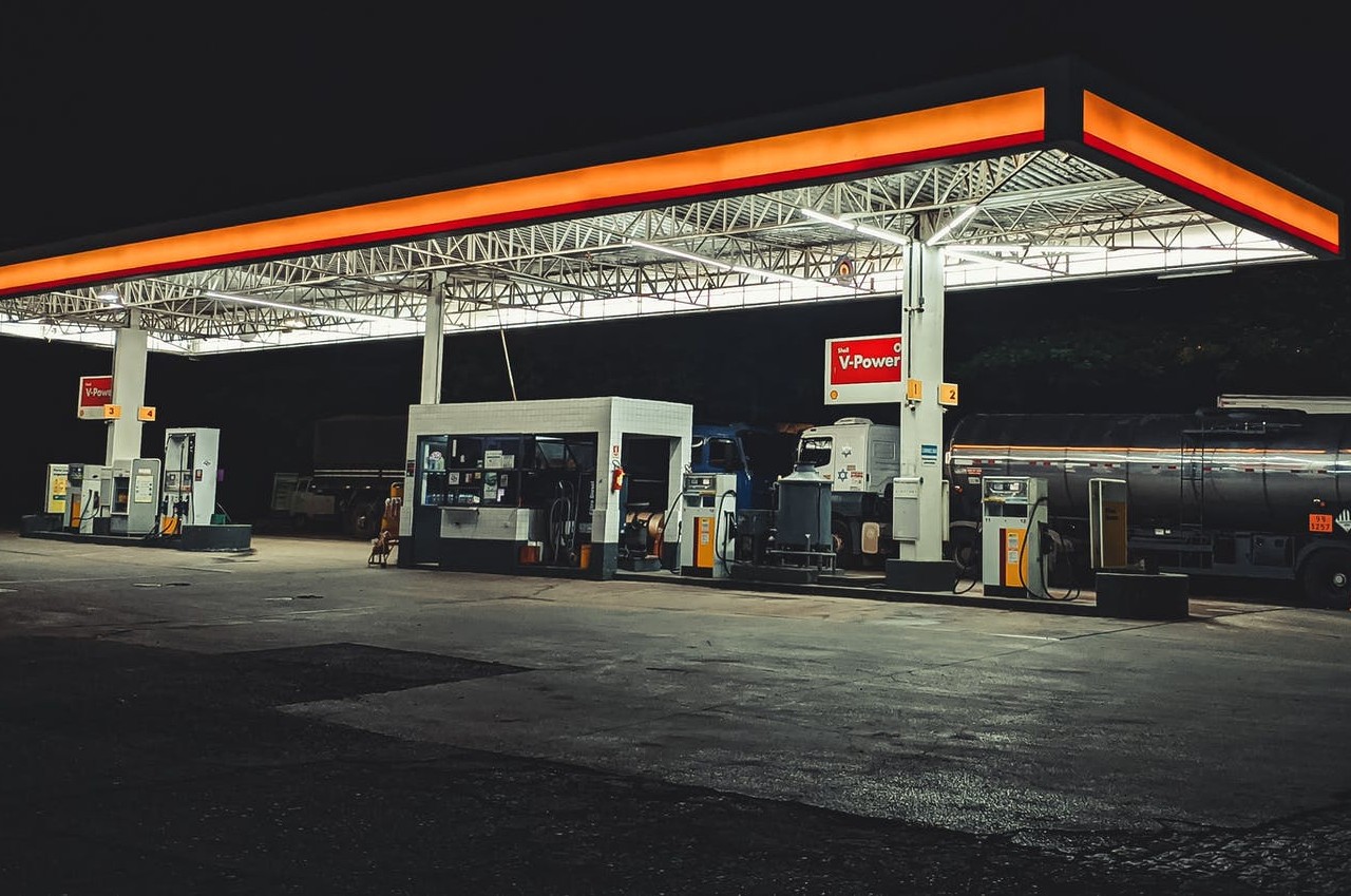 Как да зареждате на бензиностанция на самообслужване
